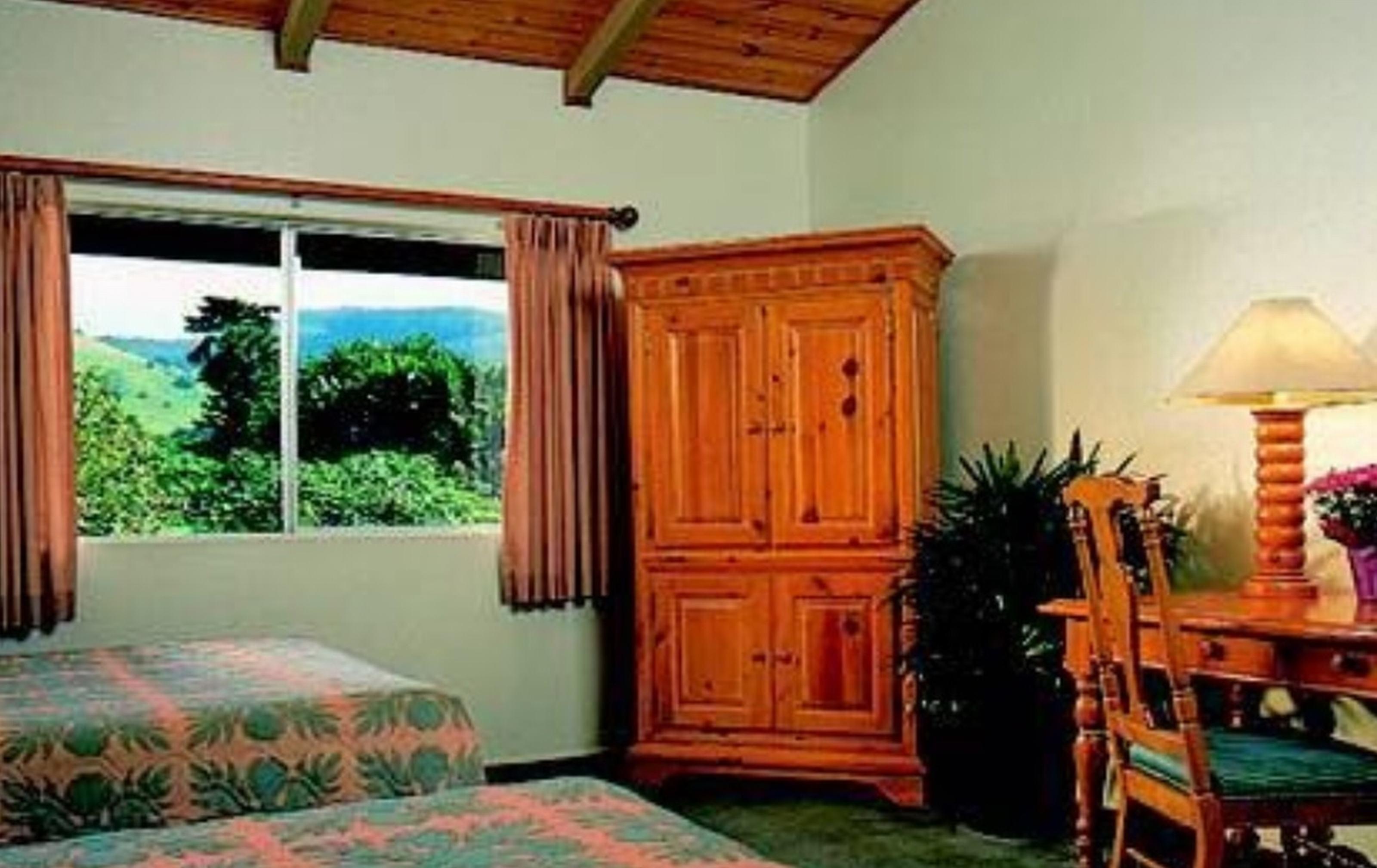 Castle Waimea Country Lodge Exterior photo